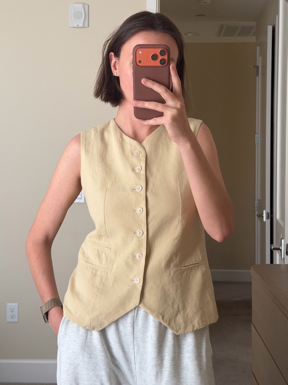 Massimo Dutti Pale Yellow Sleeveless Button-Front Linen Vest